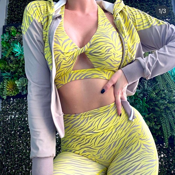 3 PIECE SET Noire Blanc Lamone Bombshell Scrunch Leggings Sports Bra Jacket XS S - Picture 3 of 14